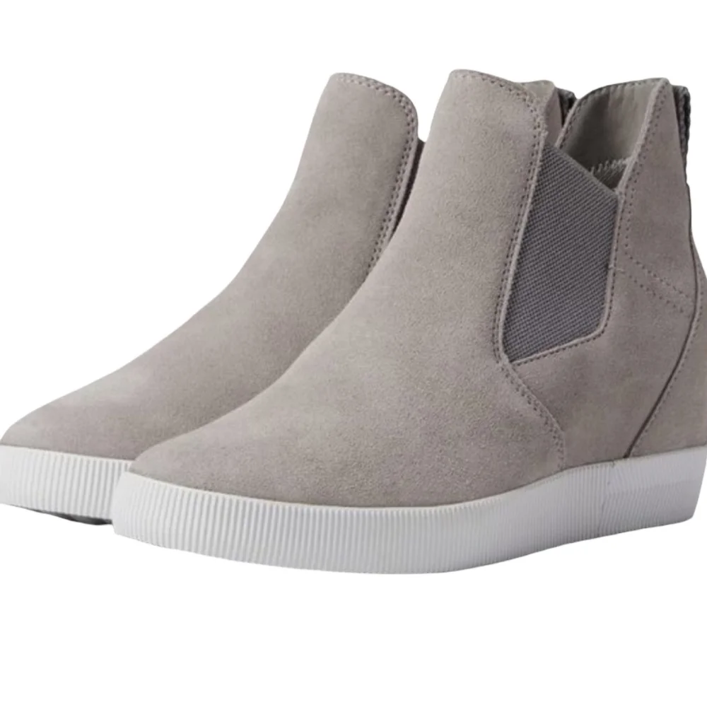 SOREL Out N About Slip-on Wedge Bootie Size 8.5